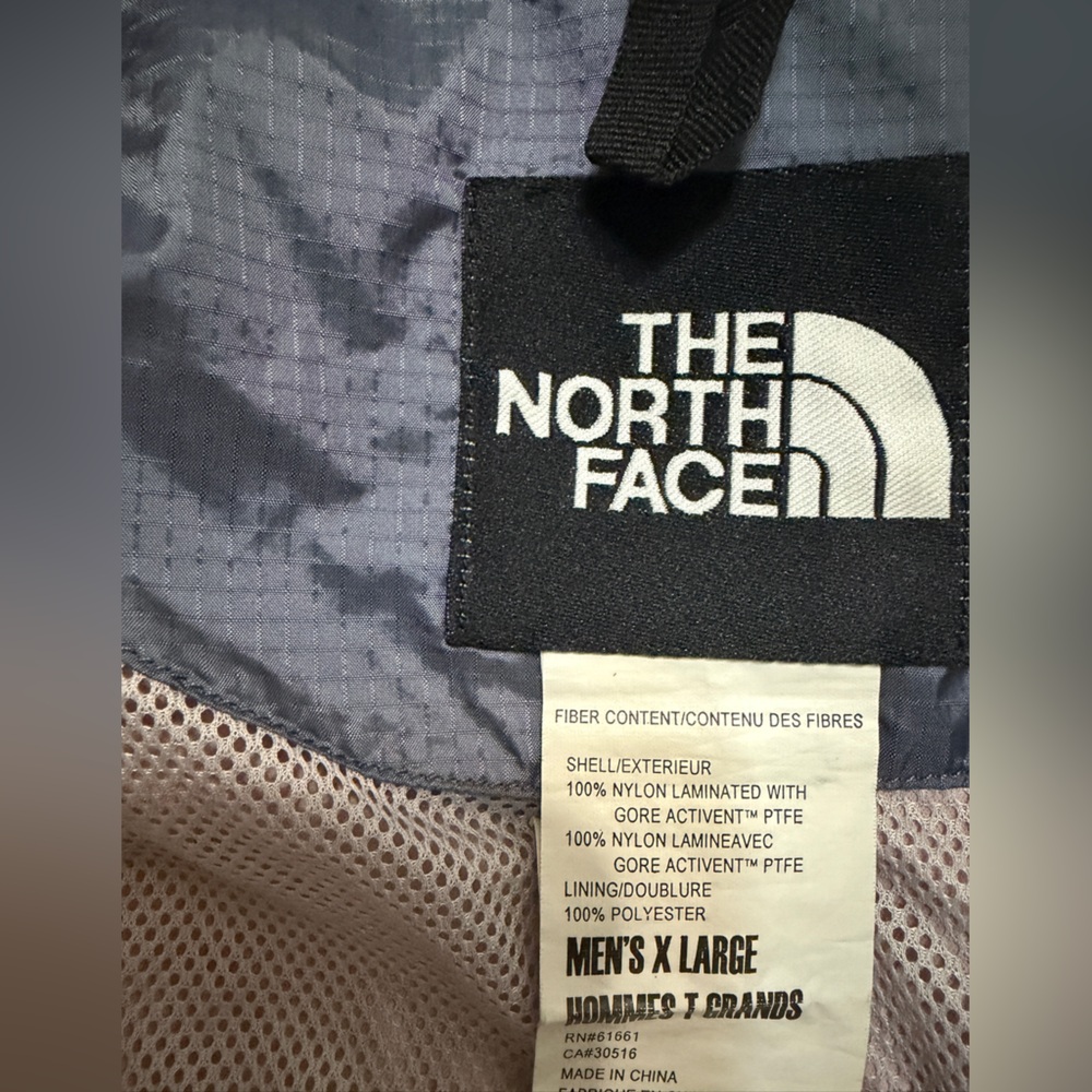 The North Face Men’s Vibrant Red Ski Jacket Waterproof - Picture 11 of 13